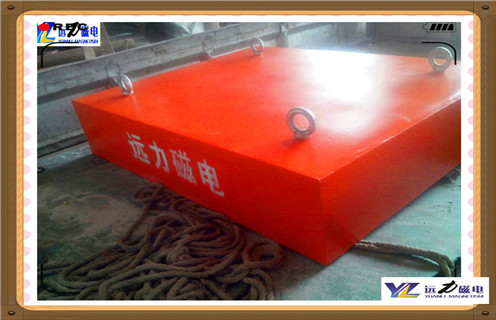 始終觀察懸掛式除鐵器電壓表和電流表的讀數是否正常 始終觀察懸掛式除鐵器電壓表和電流表的讀數是否正常